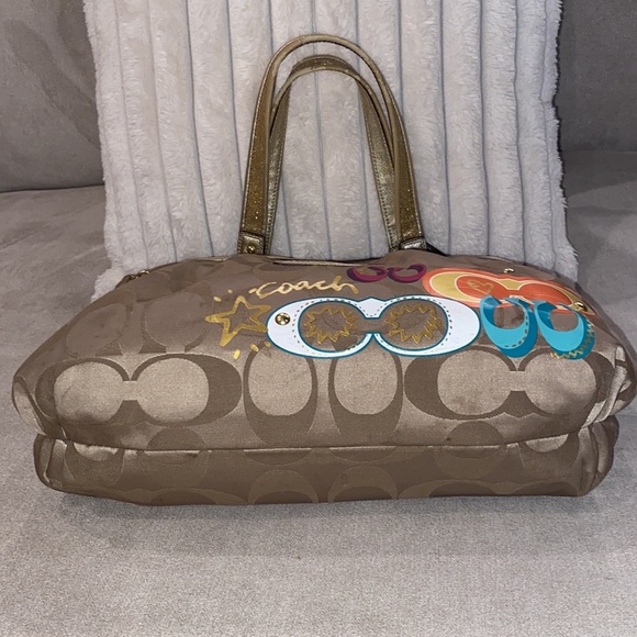 Coach Daisy Poppy C Appliqué Tote Bag - Picture 4 of 9